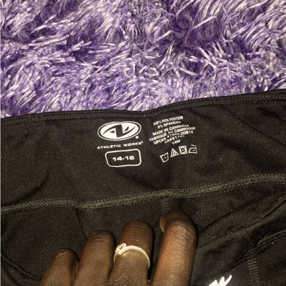 Super cute flare athletica flare black leggings leggings. Size 14-16.